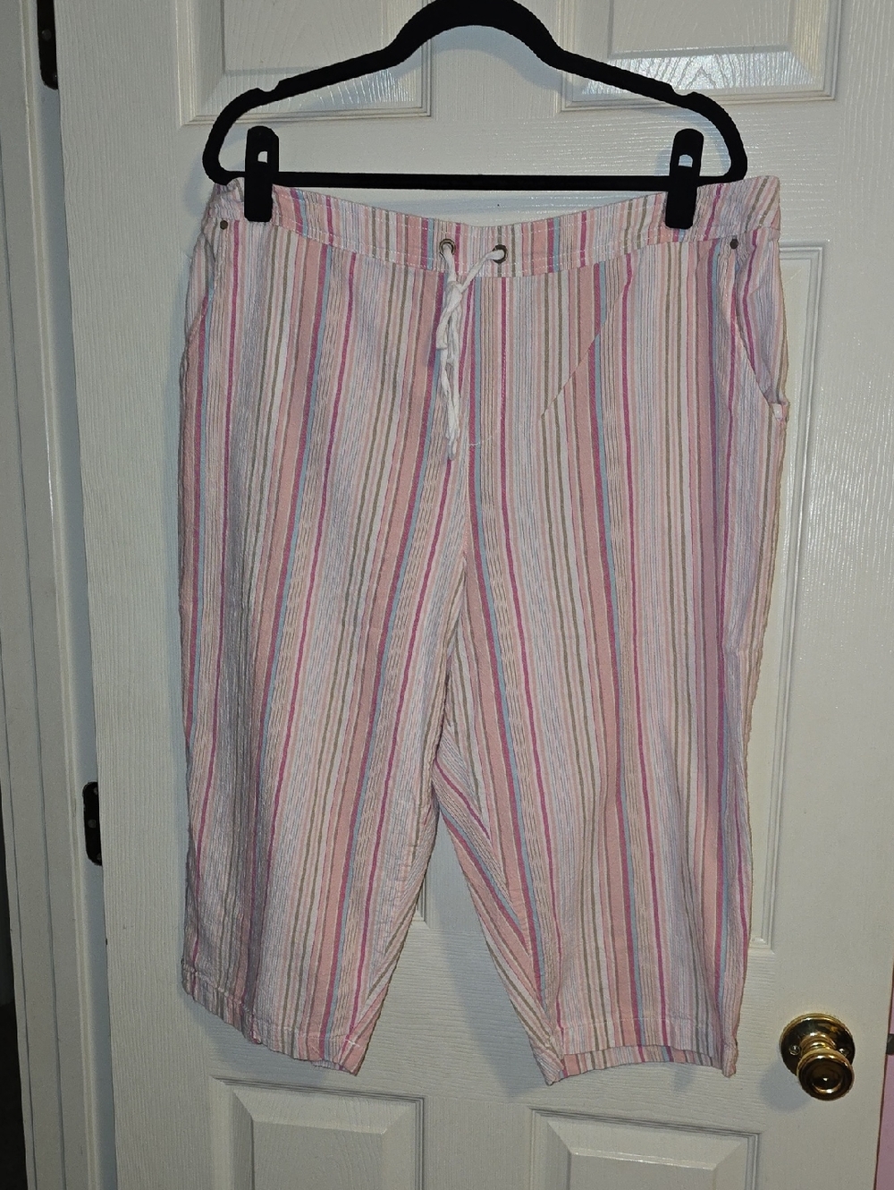 croft & barrow Pink and White Striped Capris